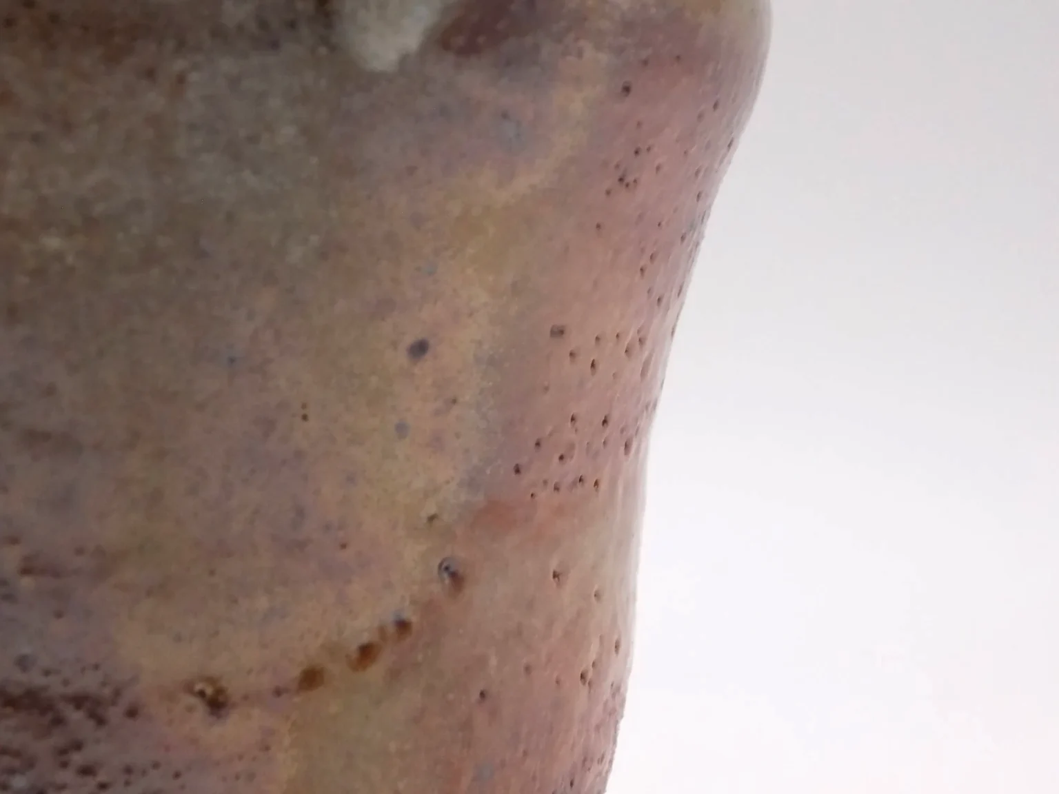 yunomi anagama earthy rusty detail timi lantos ceramics